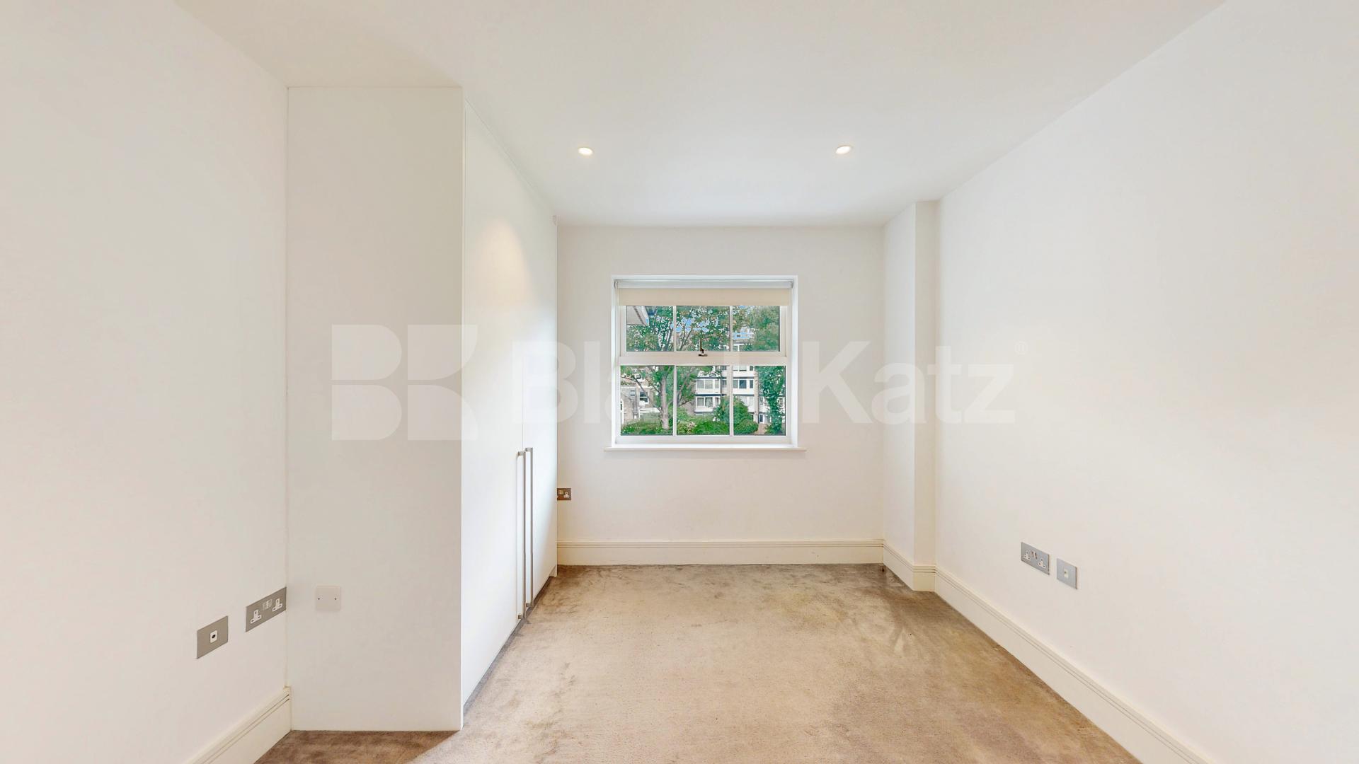 Spacious 3 bed 3 bath apartment set in a beautiful location  Adelaide Road, Primrose Hill / Chalk Farm
